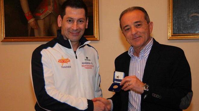 Ha catturato il ladro, Milone lo premia