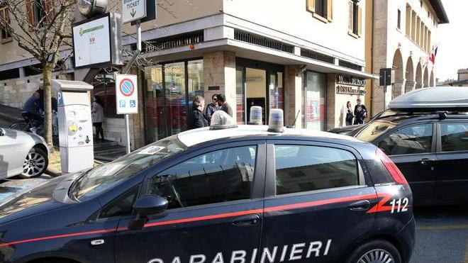 Due feriti dopo la rapina in banca