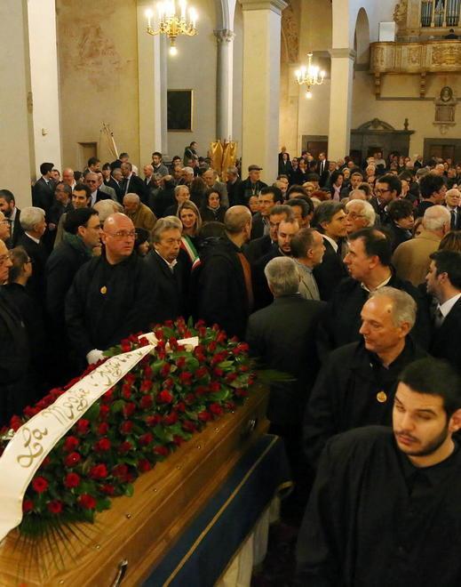 In mille per dare l’addio al governatore Pagliai 