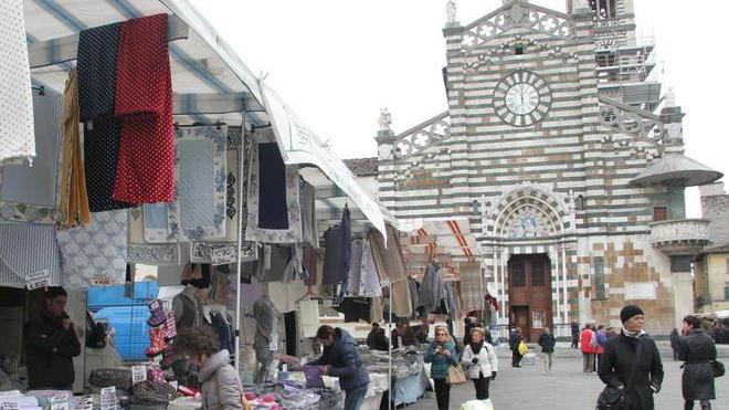 Torna in piazza del Duomo il “Mercato del Forte”