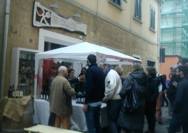 Aziende locali unite in un negozio 