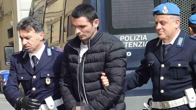 Gangale in aula guarda negli occhi i suoi aguzzini