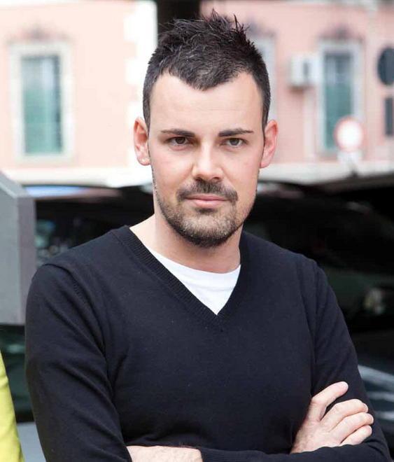 Pari opportunità, un maxistriscione contro il razzismo