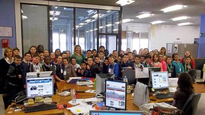 Cinquanta bambini di S. Croce in visita alla sede del Tirreno