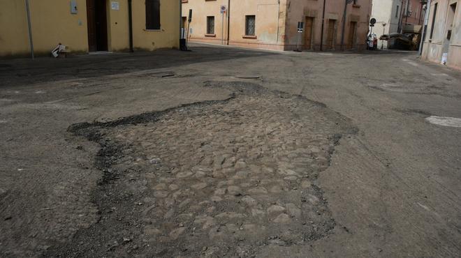 L’antica strada di via Carmine sparisce sotto l’asfalto