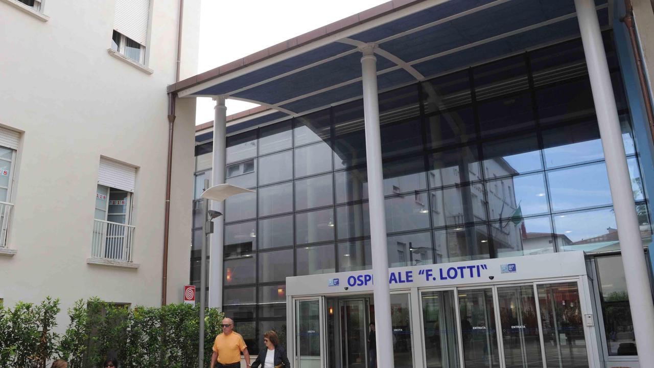 Gli cade addosso l’armadio: ferito un bambino di due anni