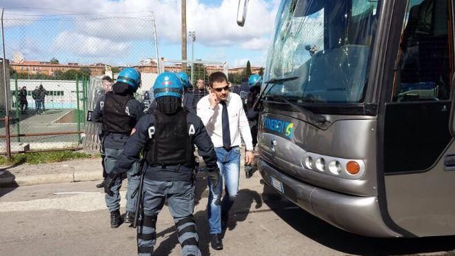 Sassi contro i tifosi dell’Olbia: «È stato un agguato»