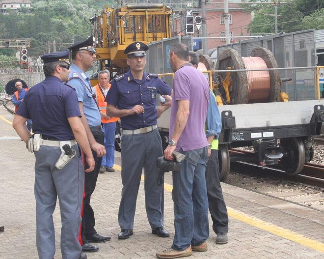 Studente non paga il biglietto e aggredisce un agente sul treno 