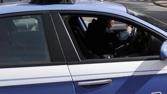 Evade dai domiciliari per perseguitare la ex