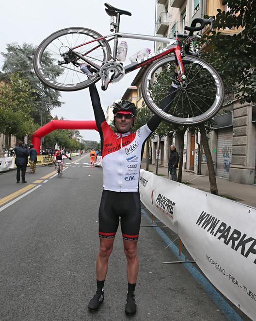 Mille temerari per la Granfondo di Pisa 