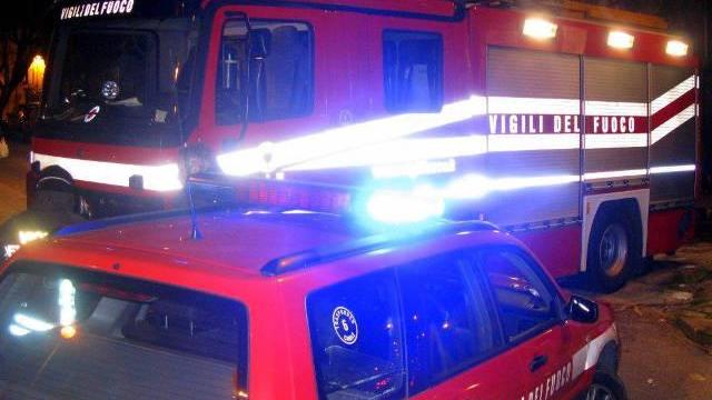 Due automobili distrutte da un incendio a Tertenia 