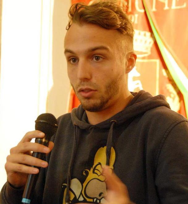 M5s va all’attacco con Fioretti 