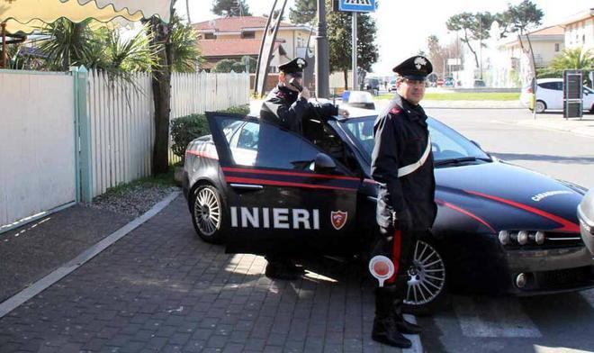 Truffa l’ex parroco insieme a due ballerine