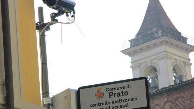 Prato, i varchi elettronici preoccupano i commercianti di via Santa Trinita