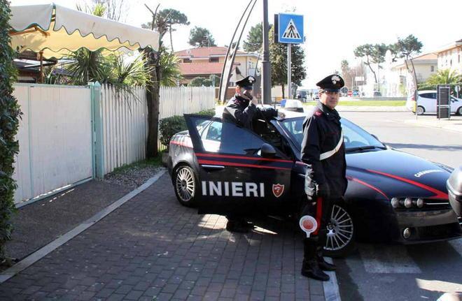 Dopo aver preso droghe, guida l’auto senza assicurazione 