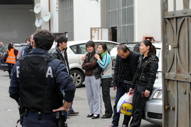 Altri tre operai cinesi denunciano i loro datori di lavoro 