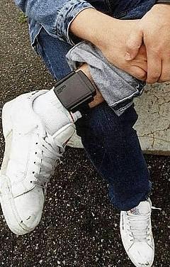 A casa con i braccialetti elettronici 