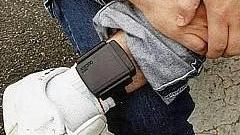A casa con i braccialetti elettronici