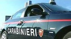 Rubano un’auto e rapinano un uomo