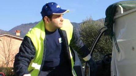Rifiuti, si paga in base ai sacchetti consegnati all’Ascit