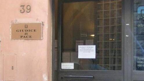 Furto in albergo, vince la cliente