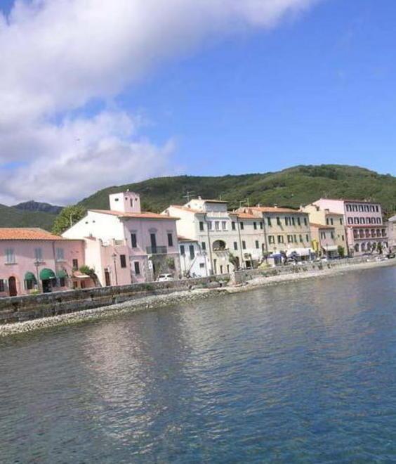 Il lungomare si spegne per l’evento “Earth Hour”