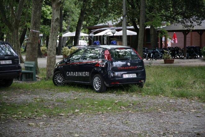 Spacciavano in pineta, arrestati da due carabinieri in borghese 