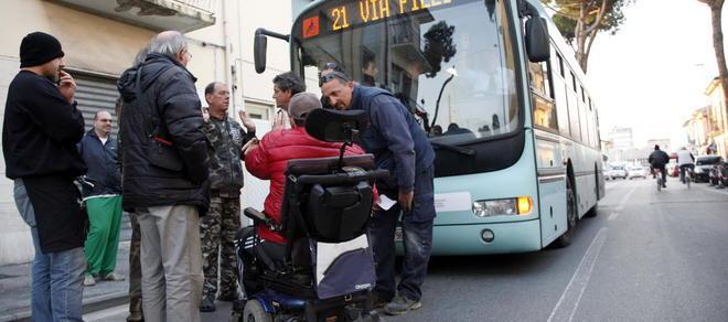 Il ragazzo che blocca gli autobus