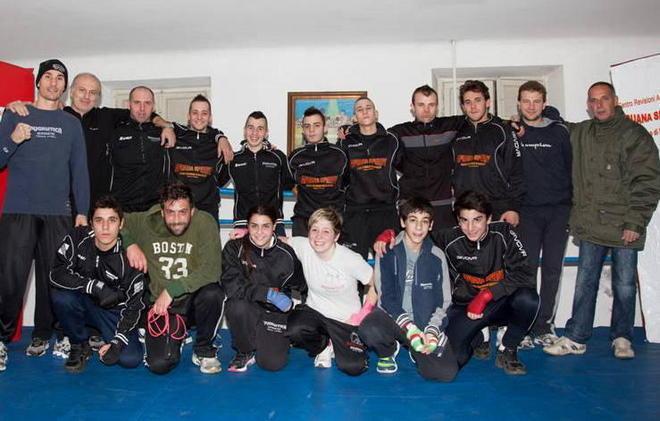 Grande riunione di boxe 