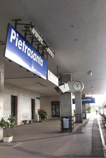 Lombardi: il treno regionale torni a fermarsi a Pietrasanta