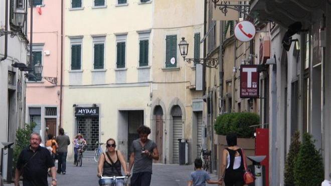 Prato, i commercianti di via del Serraglio preoccupati dall’arrivo dei varchi elettronici