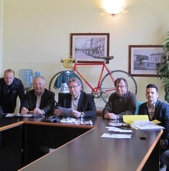 Moser testimonial e 500 corridori alla ciclostorica