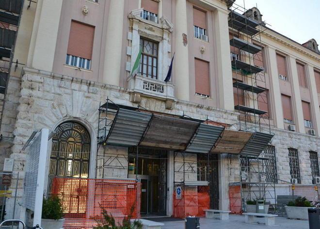 Lunedì ingresso dell’ospedale chiuso