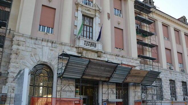 Lunedì ingresso dell’ospedale chiuso