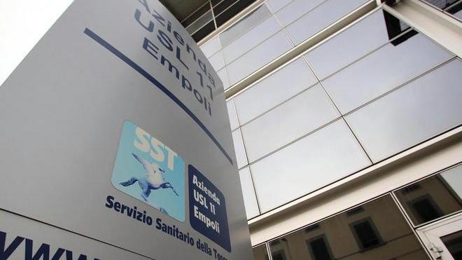 “Sequestra” l’auto dell’Asl di Empoli, medico finisce nei guai