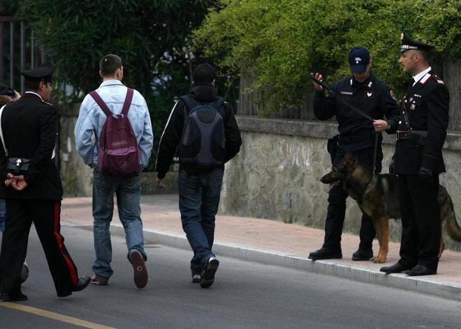 Schiavi dell’eroina già alla scuola media 