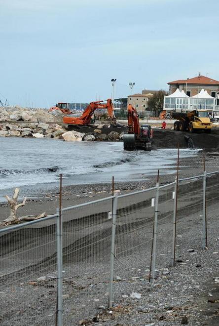 La Provincia: a giugno via le ruspe e il tubo dall’arenile
