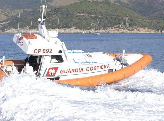 Pesca a traino vicino alla costa: supermulta a un peschereccio 