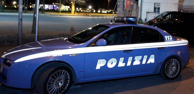 Modena, la polizia salva un 19enne dal suicidio per amore 