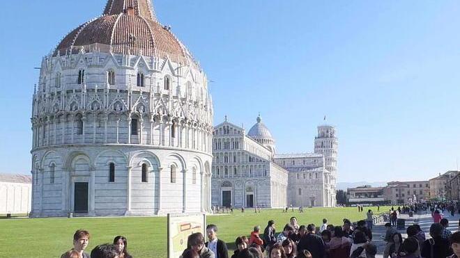 Gli operatori turistici «Regole assurde per avere i buspass»