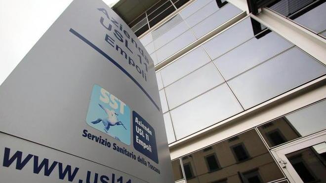 “Sequestra” l’auto dell’Asl medico finisce nei guai