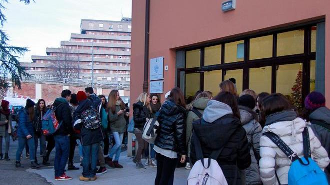 Sigonio, cede ancora il soffitto