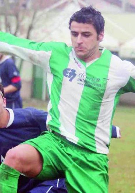 Si infortuna l’avversario il bomber rinuncia al gol 