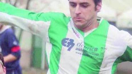 Si infortuna l’avversario il bomber rinuncia al gol