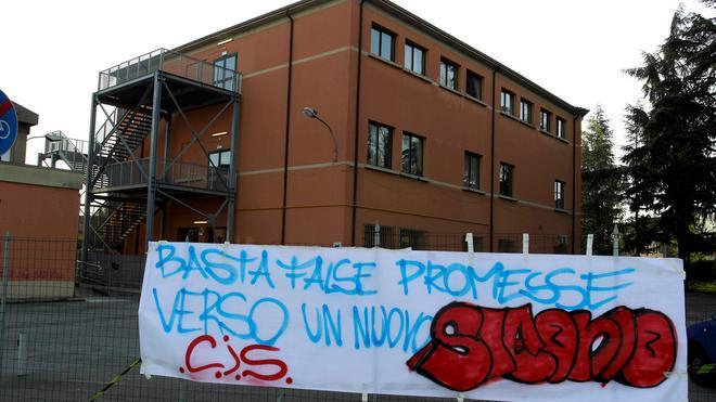Protesta al liceo Sigonio: «Questa scuola è marcia» 