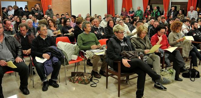 Sala consiliare gremita per dire no al biogas