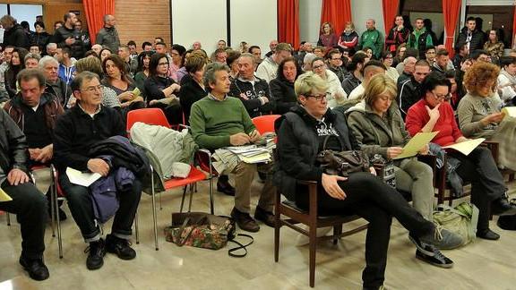 Sala consiliare gremita per dire no al biogas