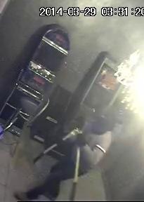 Altro scambia-monete staccato e rubato