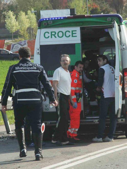 Provoca un incidente e fugge 
