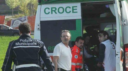 Provoca un incidente e fugge